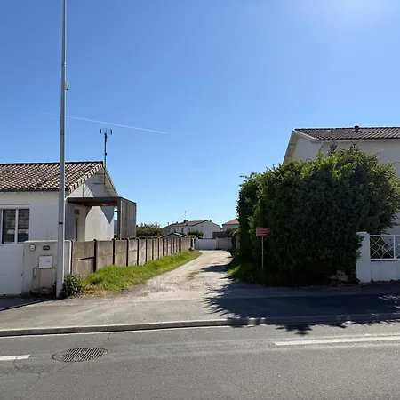 Holiday home L'evasion Maison 2chambres, Terrasse, Jardin, Wifi Lagord
